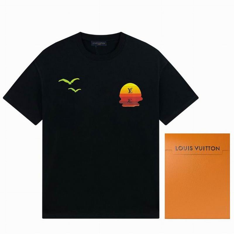 Louis Vuitton Men's T-shirts 914